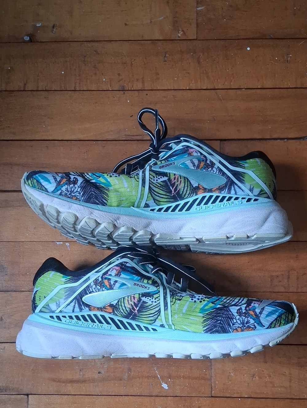 Brooks Sz 9 Adrenaline GTS - Picture 5 of 11